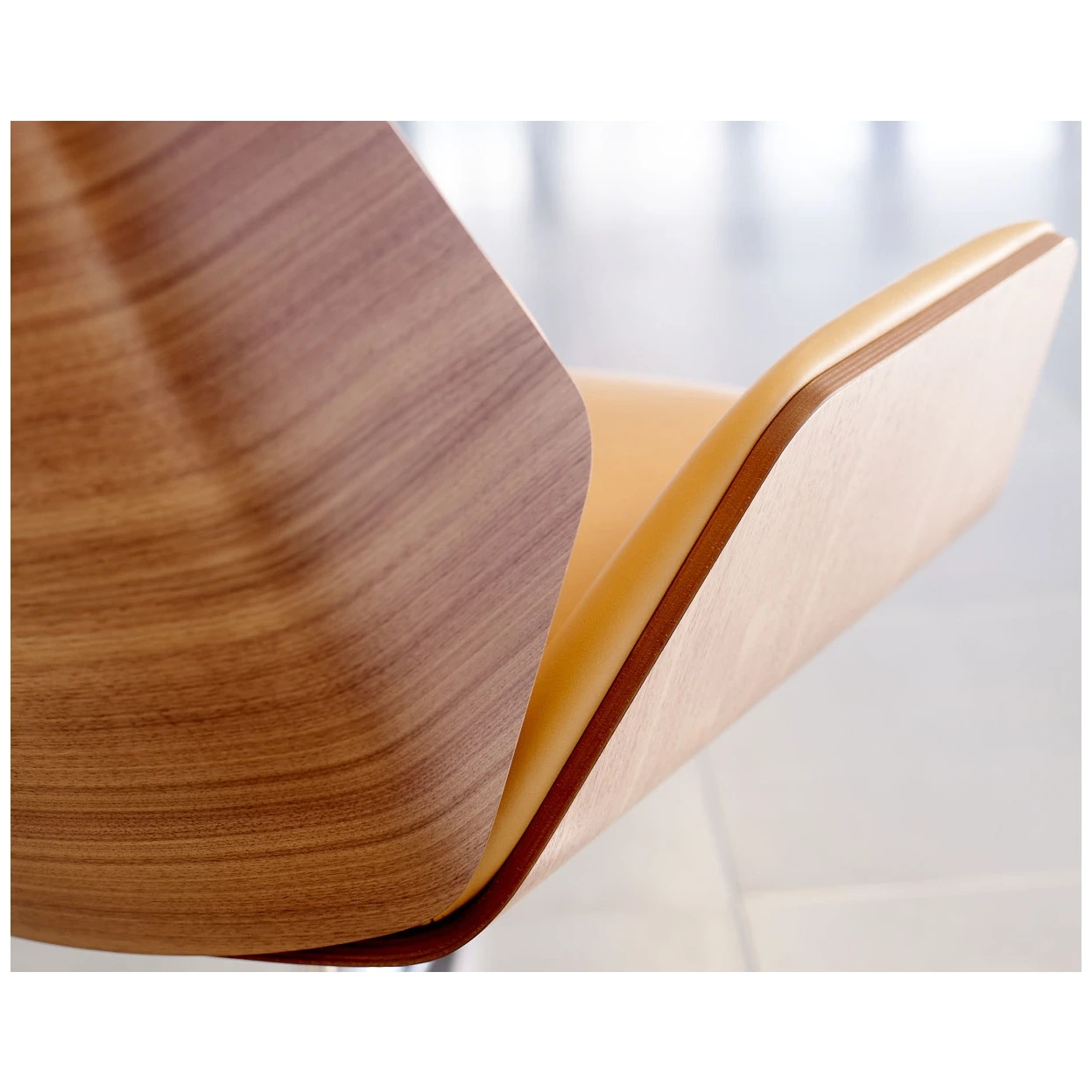 Boss Design Kruze 5 Star Swivel Chair With Veneer 2 Boss Design Kruze 5 Star Swivel Chair With Veneer - Image 2